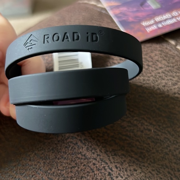 🆕 ROAD ID • Alzheimer’s Unisex Badge & Bracelets - Picture 2 of 4